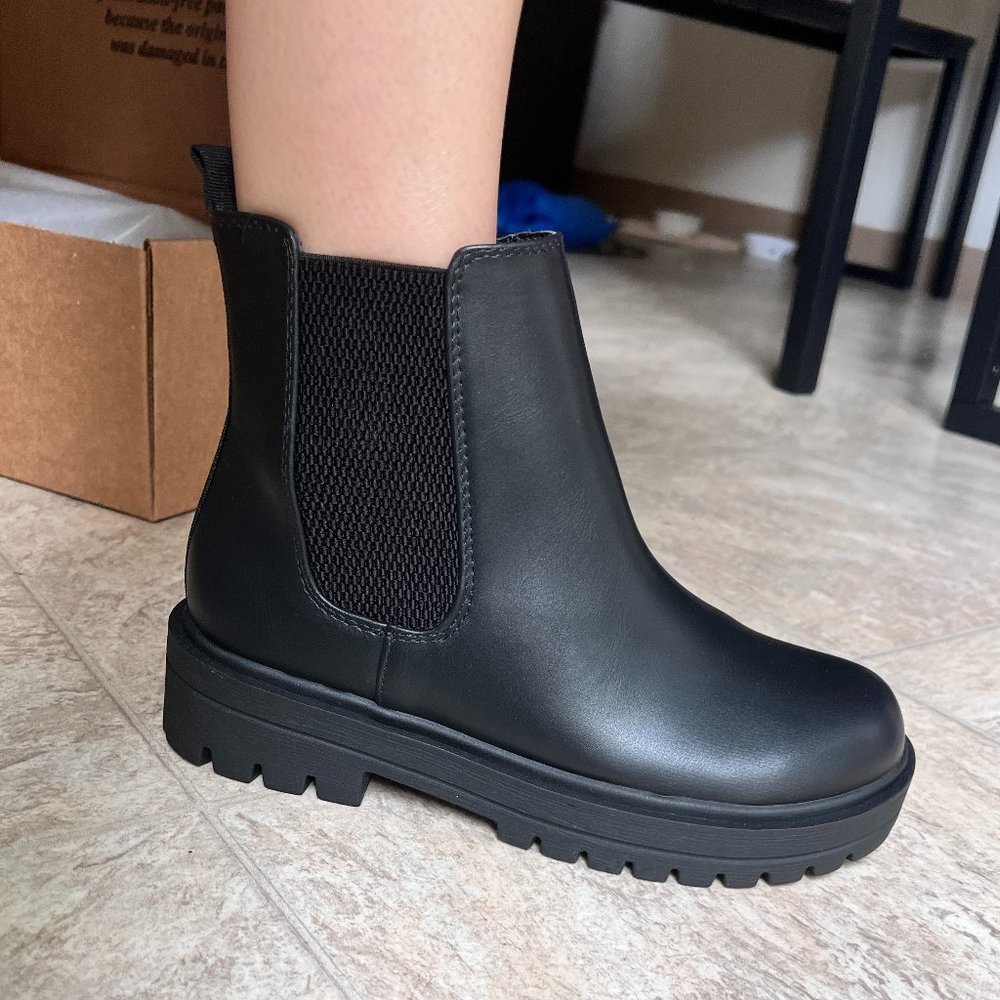 Size 6 - Black - Soda PILOT - Women Lug Sole Low Heel Ankle Bootie